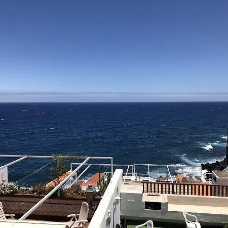 Sea View Salty Water Pool Apartment *